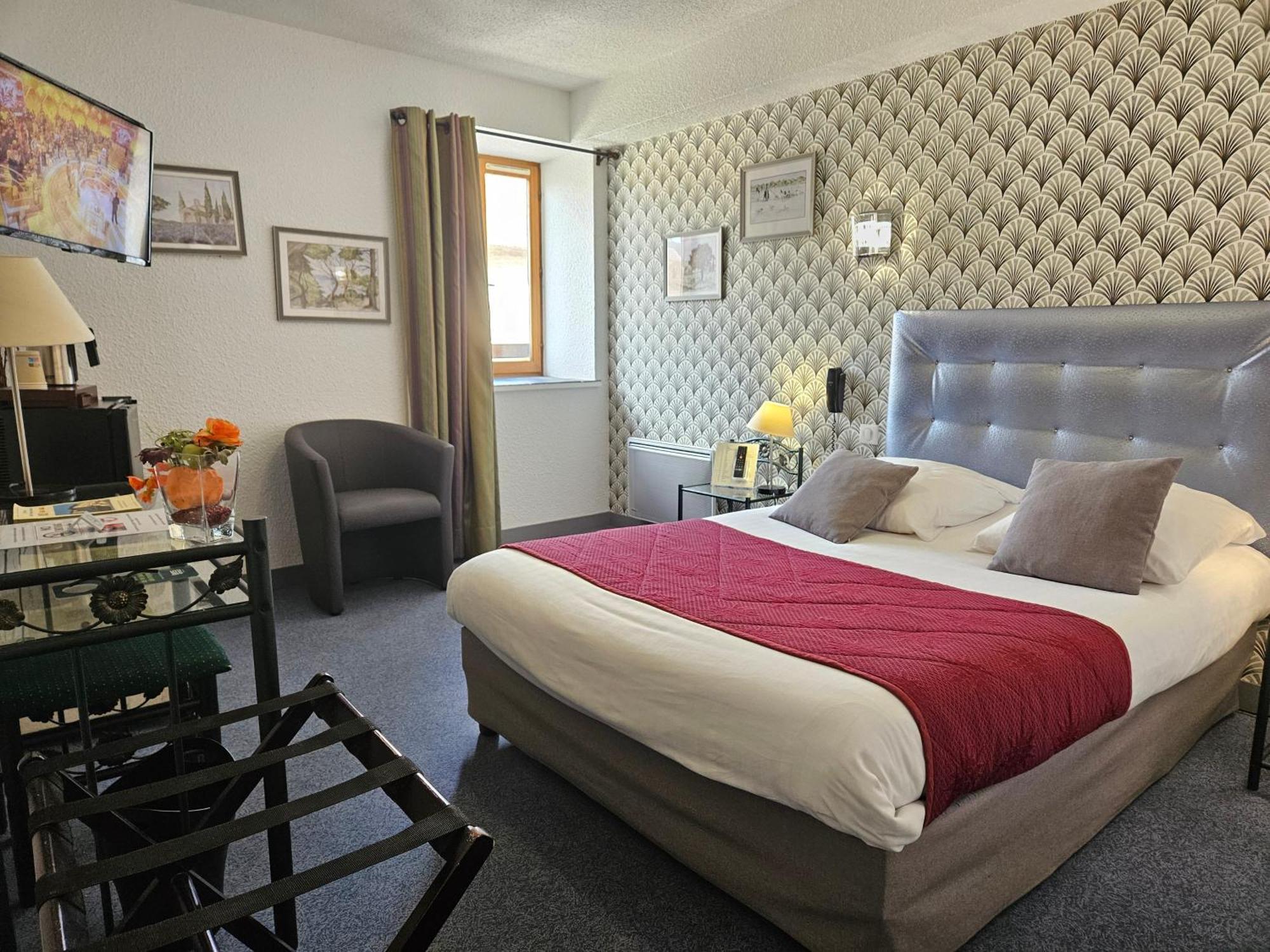 Le Val D'Amby Hotel Hieres-Sur-Amby Exterior photo